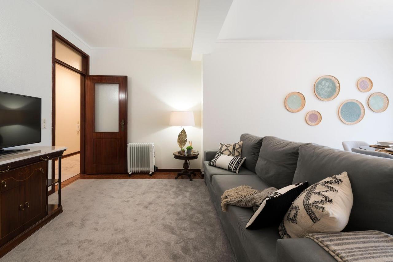 Lovelystay - Newly Decorated 2Br Flat With Free Parking Vila Nova de Gaia Buitenkant foto