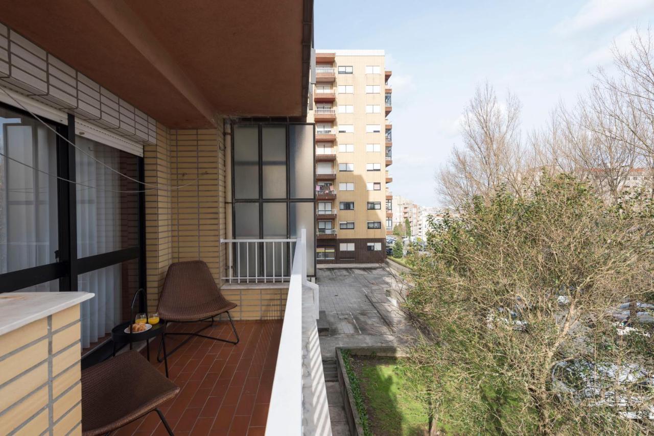 Lovelystay - Newly Decorated 2Br Flat With Free Parking Vila Nova de Gaia Buitenkant foto